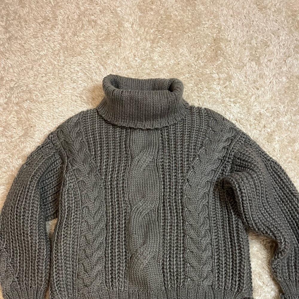 Woman’s  sweater
